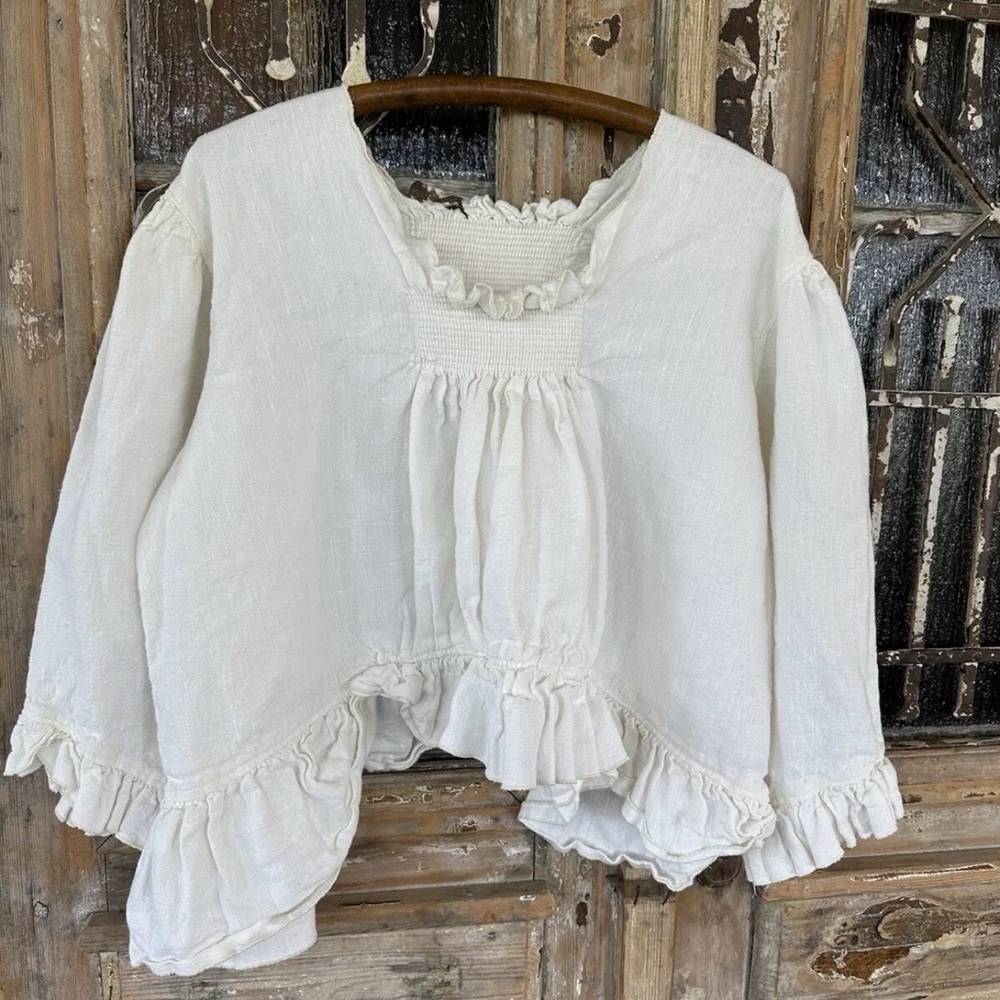Beautiful Classic Vintage Magnolia Pearl White Ruffled Linen